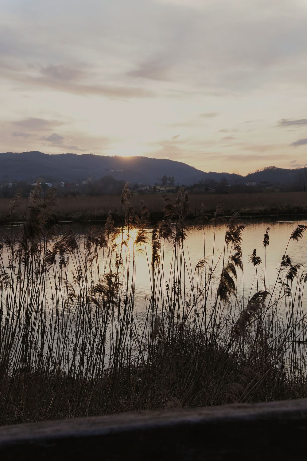 Tramonto sul lago